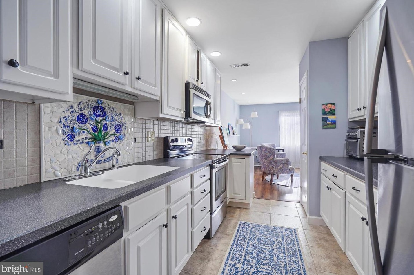 16 Muirfield Dr, Reading PA  19607-3349 exterior