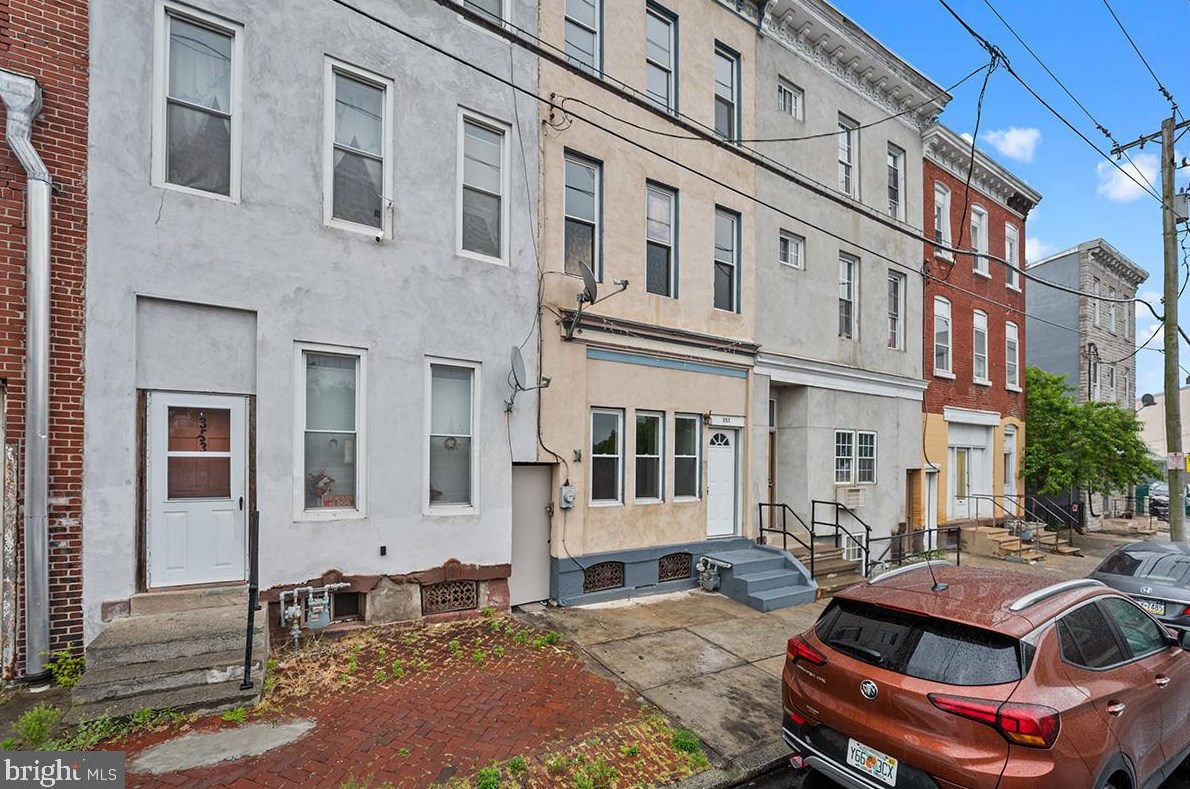 351 N 8th St, Reading, PA 19601