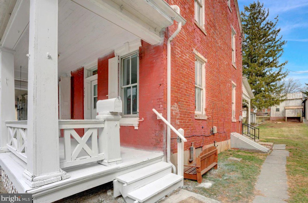 429 Main St, Shoemakersville, PA 19555