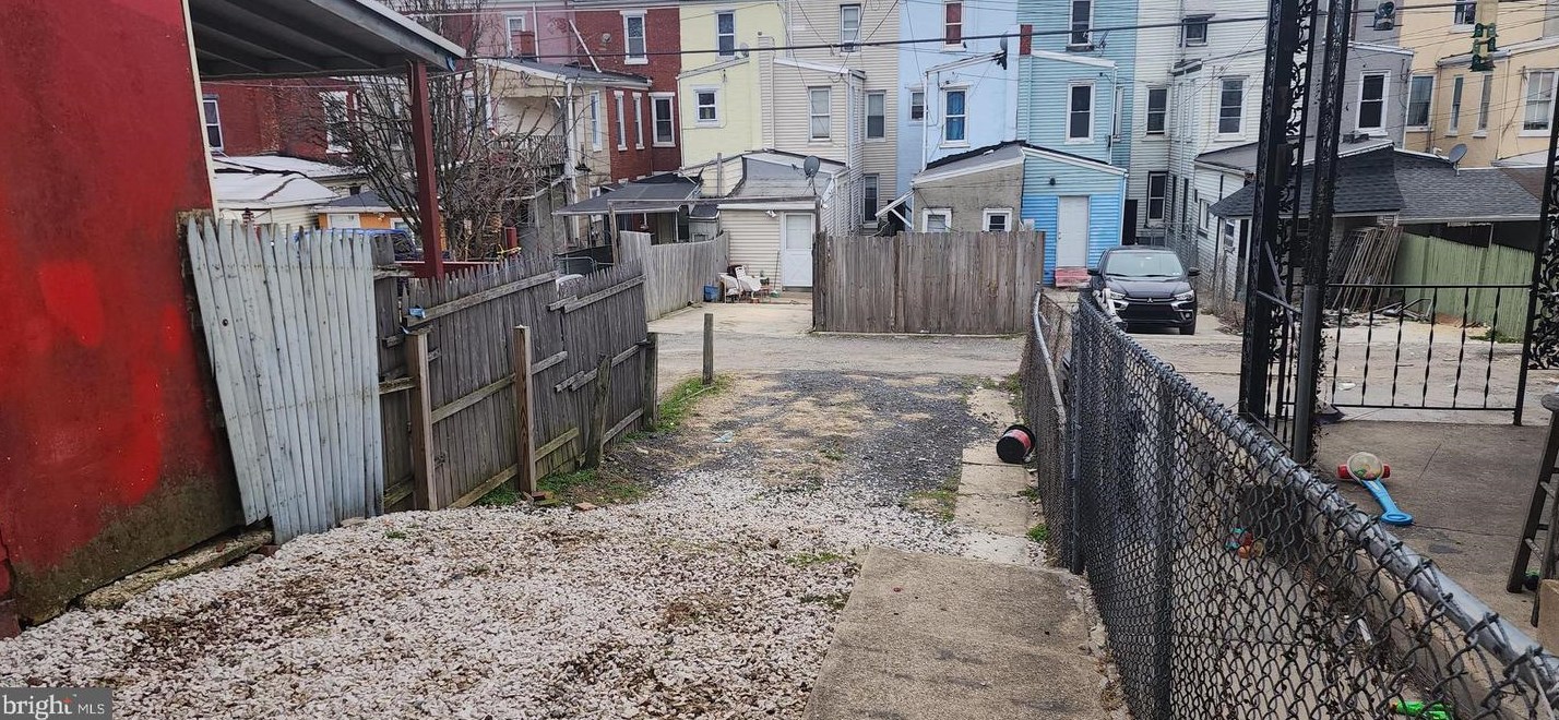 722 Locust St, Reading PA  19604-2518 exterior