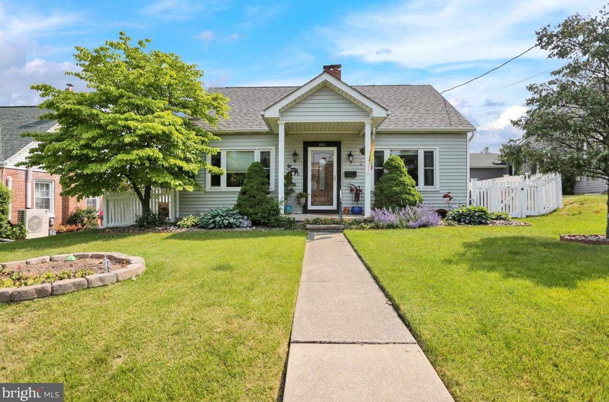 809 Van Reed Rd, Reading, PA 19610-1751