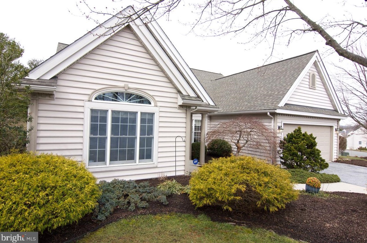 210 Sanibel Ln, Reading, PA 19610-3320