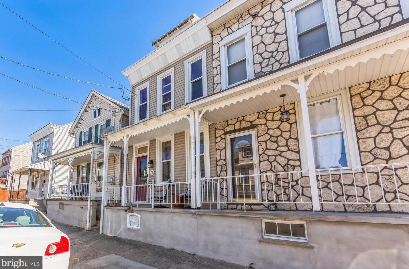 215 N 3rd St, Moselem, PA 19526