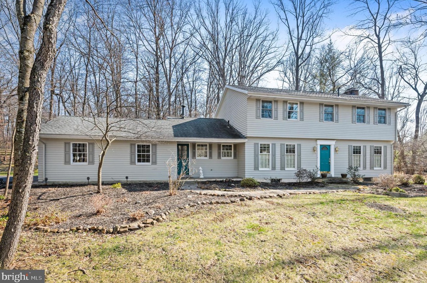 70 Sherwood Dr, Reading, PA 19606-9565