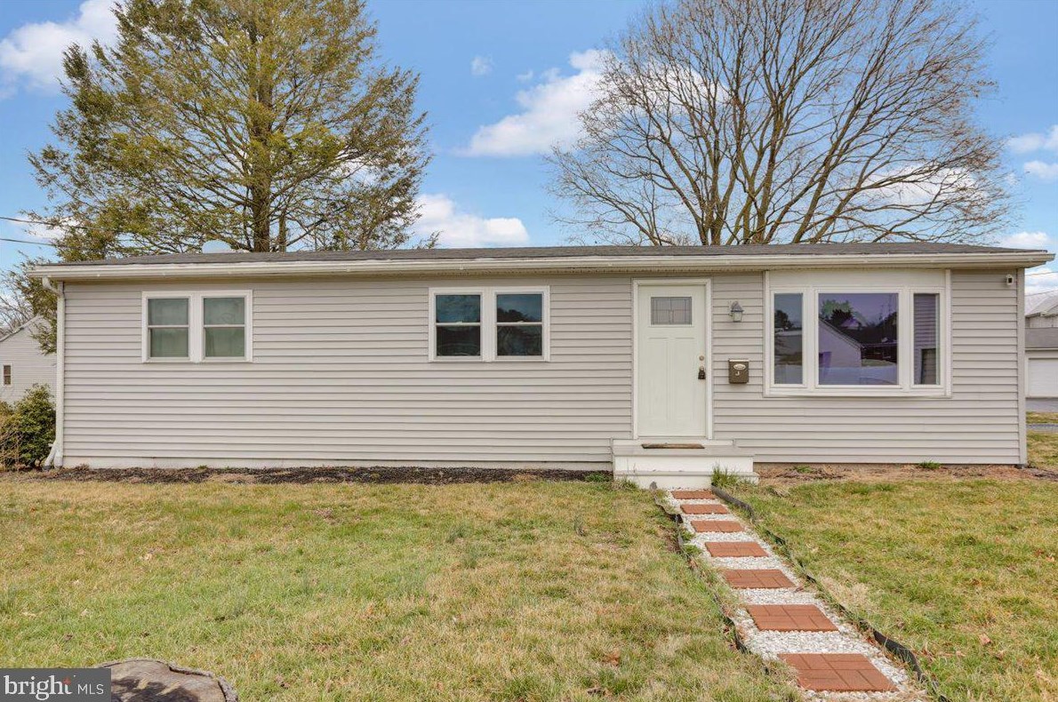 119 Brooke St, Robesonia, PA 19551-1223