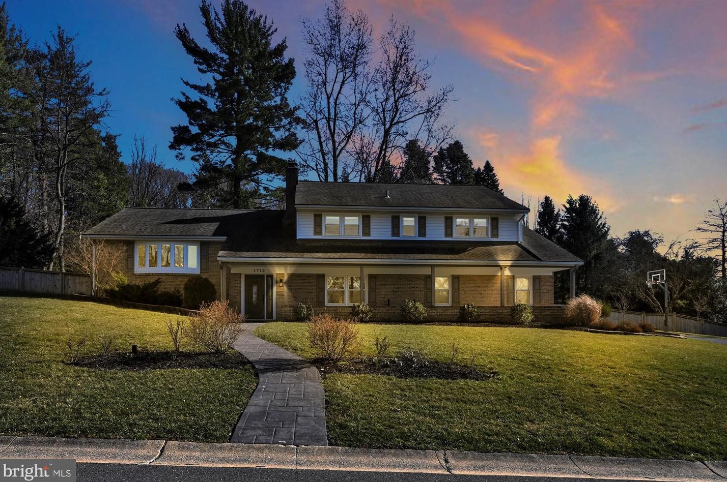 1712 Farr Rd, Reading, PA 19610-2811