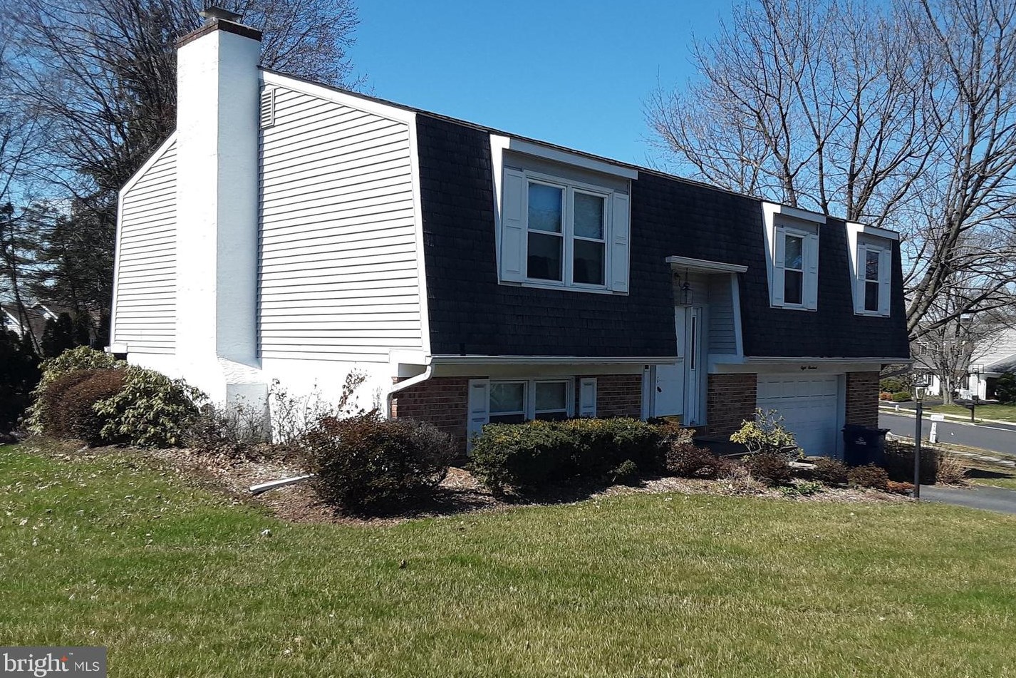 800 Carman Dr, Reading, PA 19610-1514