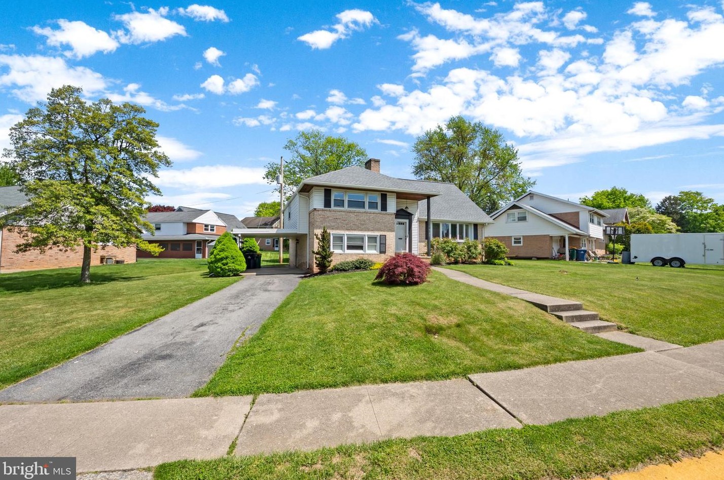 525 Lenore Pl, Reading, PA 19609-1223
