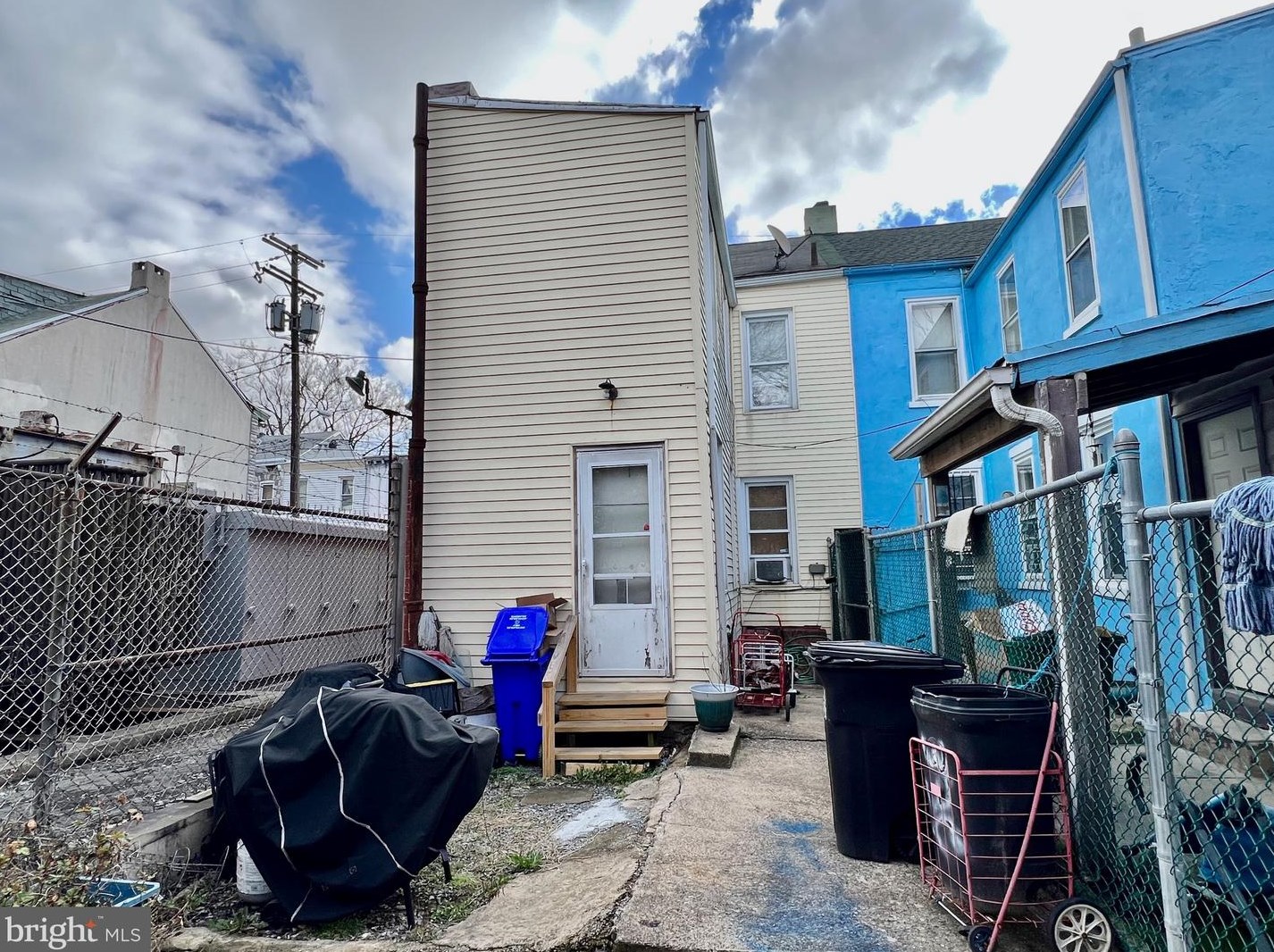 330 Moss St, Reading PA  19604-2910 exterior