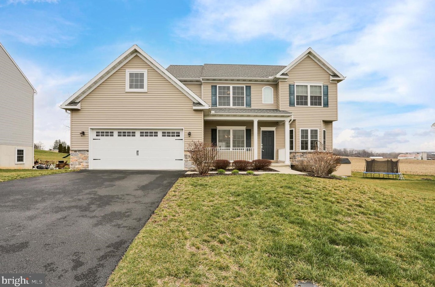 113 Edinboro Ln, Reading PA  19605-7015 exterior