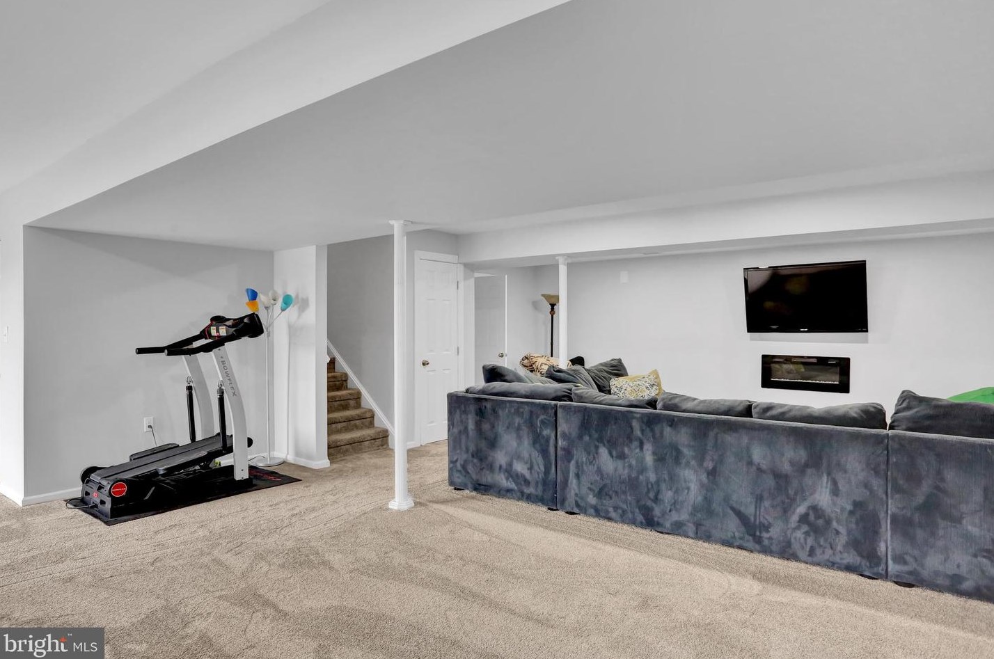 113 Edinboro Ln, Reading PA  19605-7015 exterior