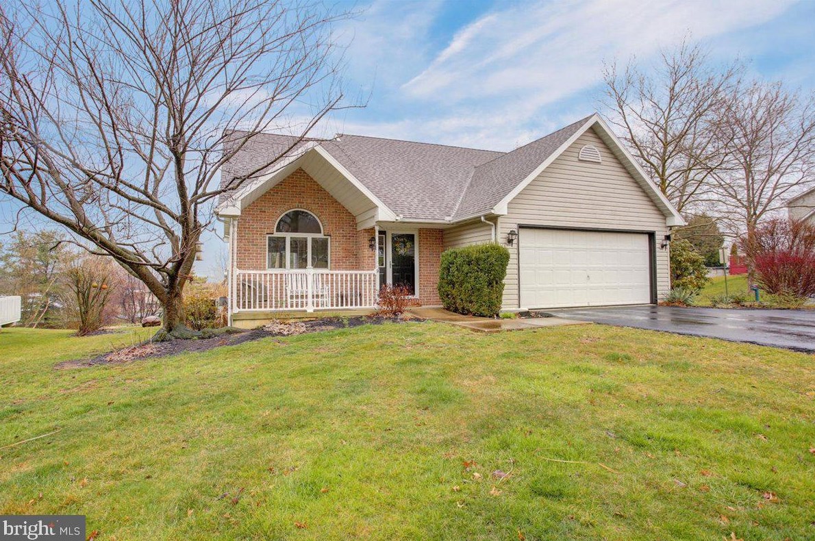 216 Callery Dr, Blandon, PA 19510
