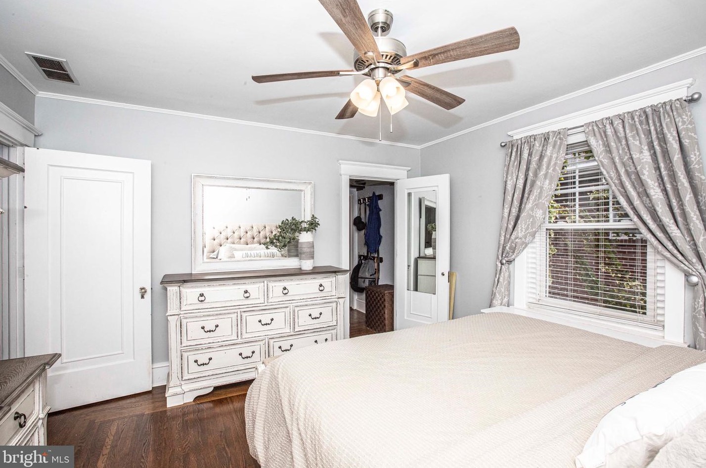 1548 Dauphin Ave, Reading PA  19610-2118 exterior