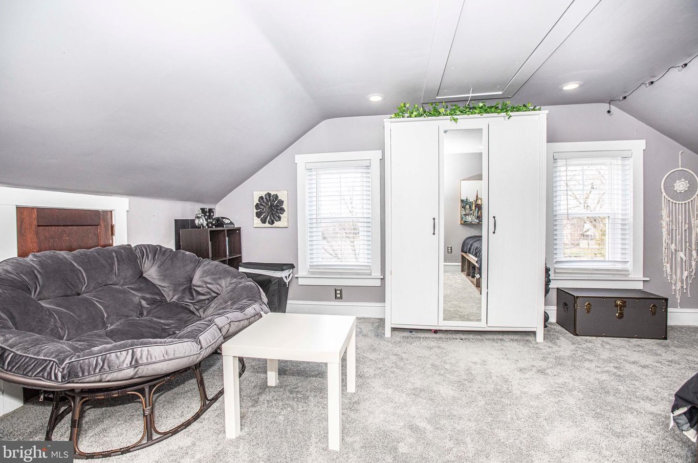 1548 Dauphin Ave, Reading PA  19610-2118 exterior