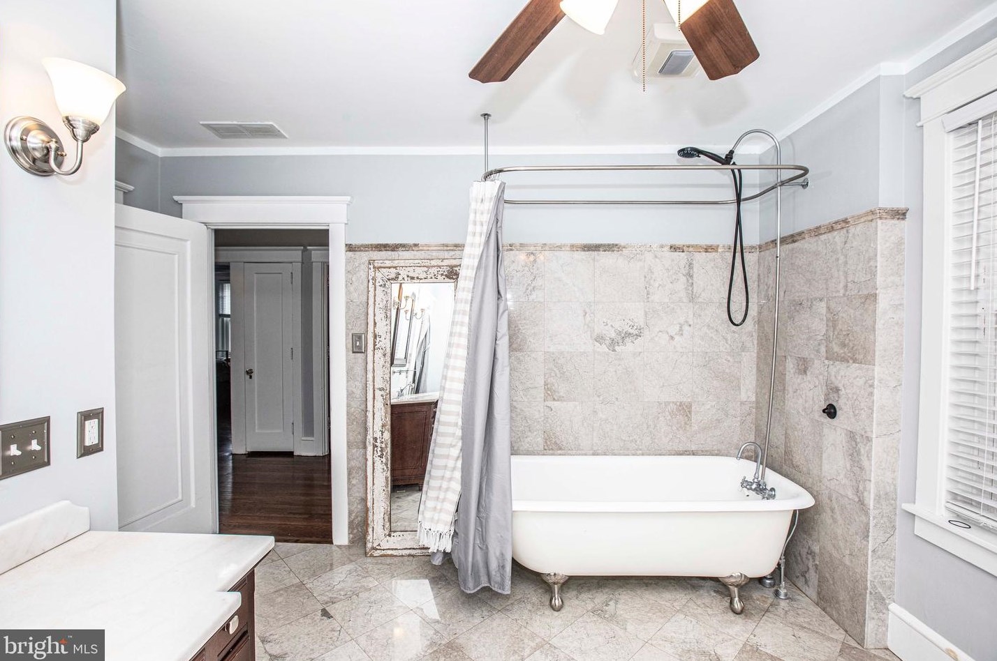 1548 Dauphin Ave, Reading PA  19610-2118 exterior