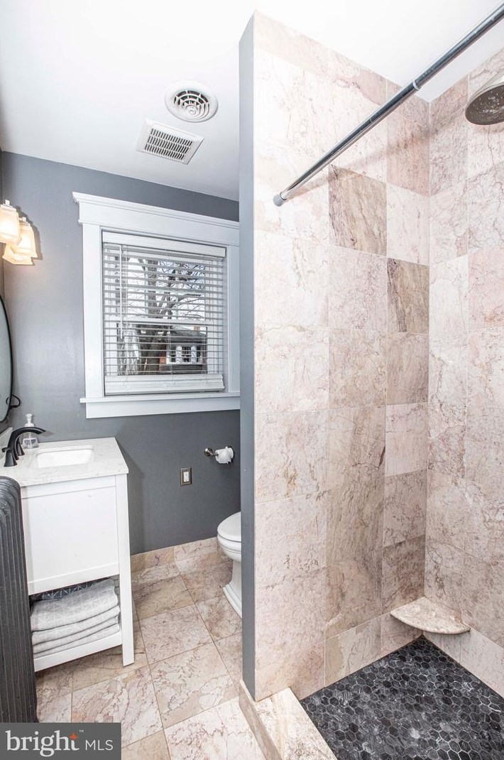 1548 Dauphin Ave, Reading PA  19610-2118 exterior