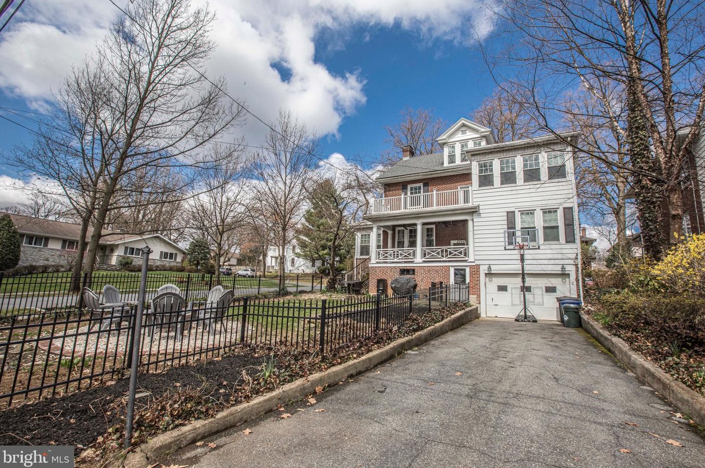 1548 Dauphin Ave, Reading PA  19610-2118 exterior