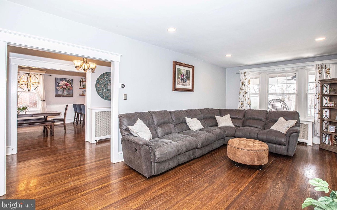 1548 Dauphin Ave, Reading PA  19610-2118 exterior