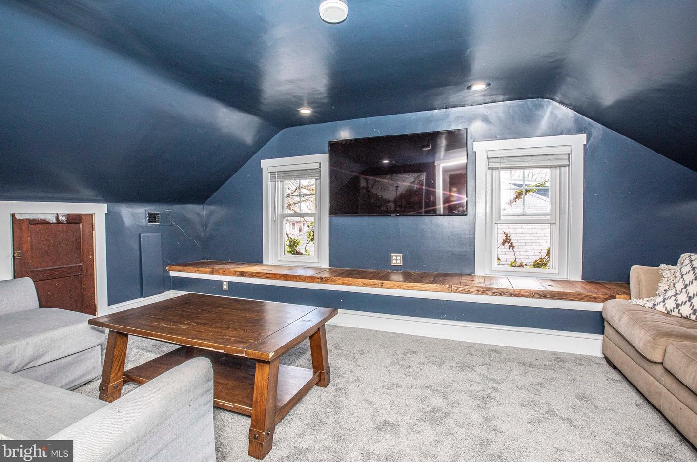 1548 Dauphin Ave, Reading PA  19610-2118 exterior