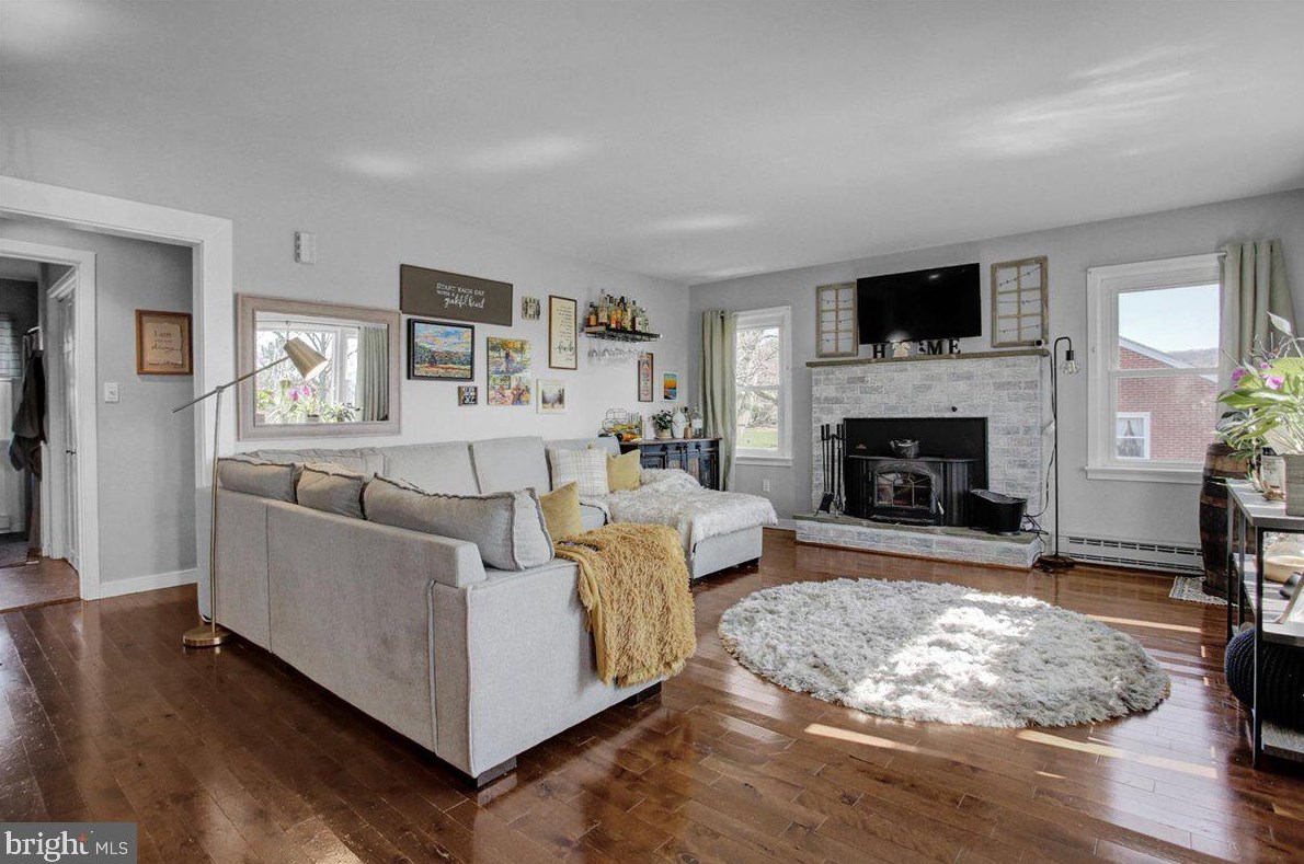 1024 Kercher Ave, Dauberville, PA 19533