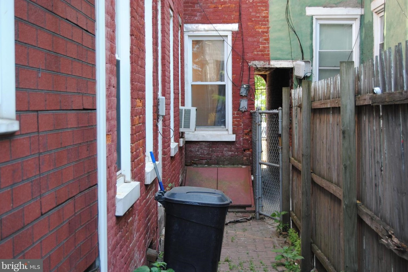 227 Walnut St, Reading PA  19607-2621 exterior