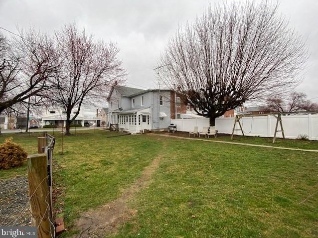 22 Weis St, Topton, PA 19562-1218