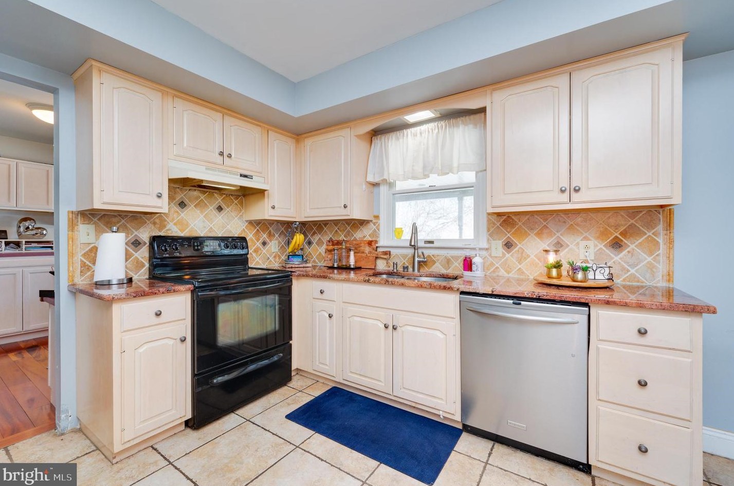 1061 Boeshore Cir, Reading PA  19605-1174 exterior