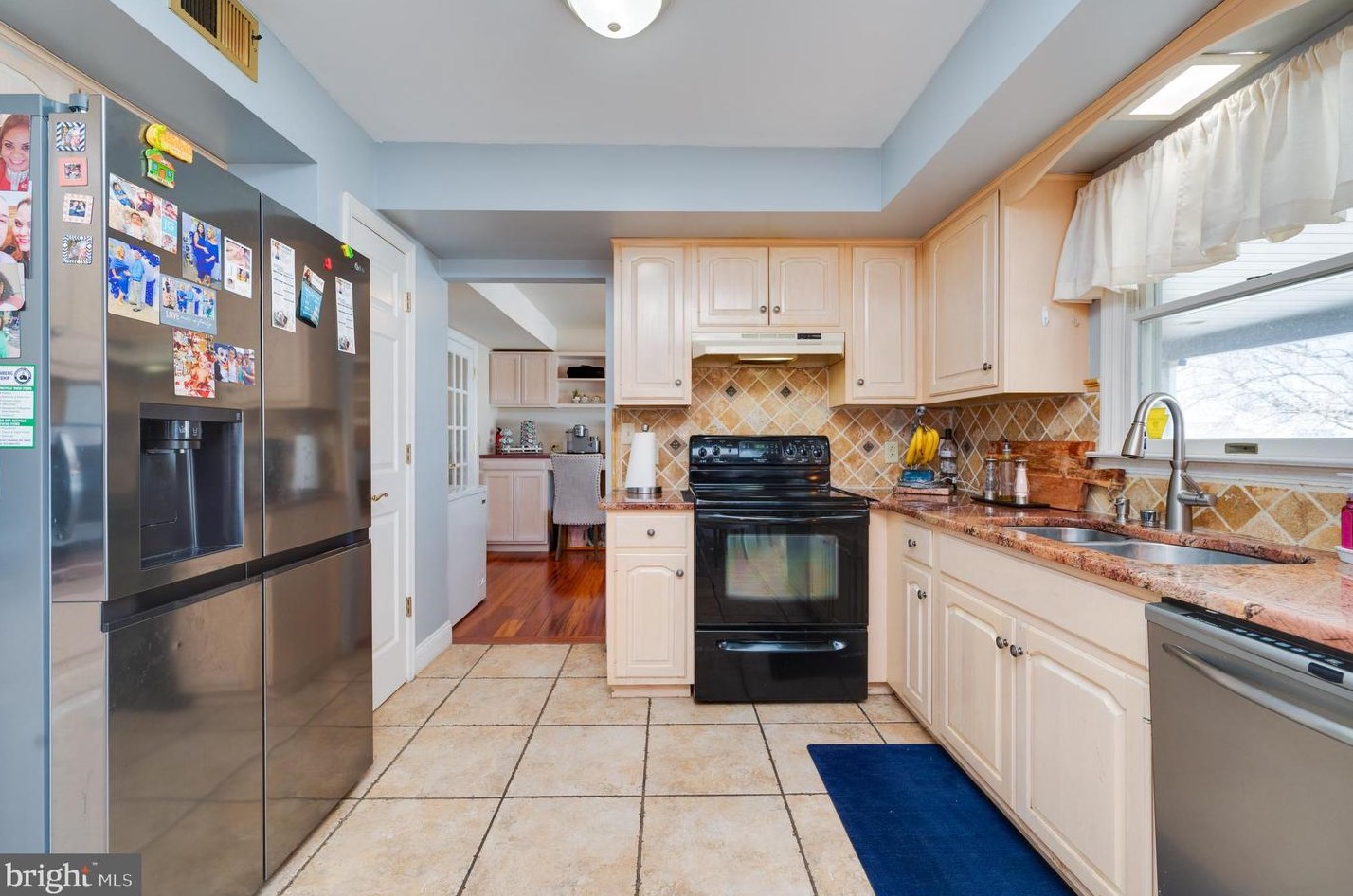 1061 Boeshore Cir, Reading PA  19605-1174 exterior