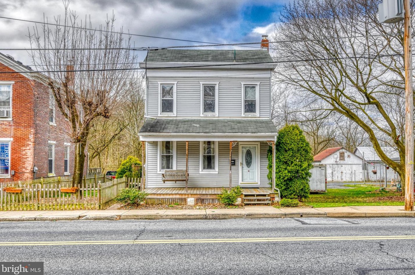 108 Main St, Shoemakersville, PA 19555