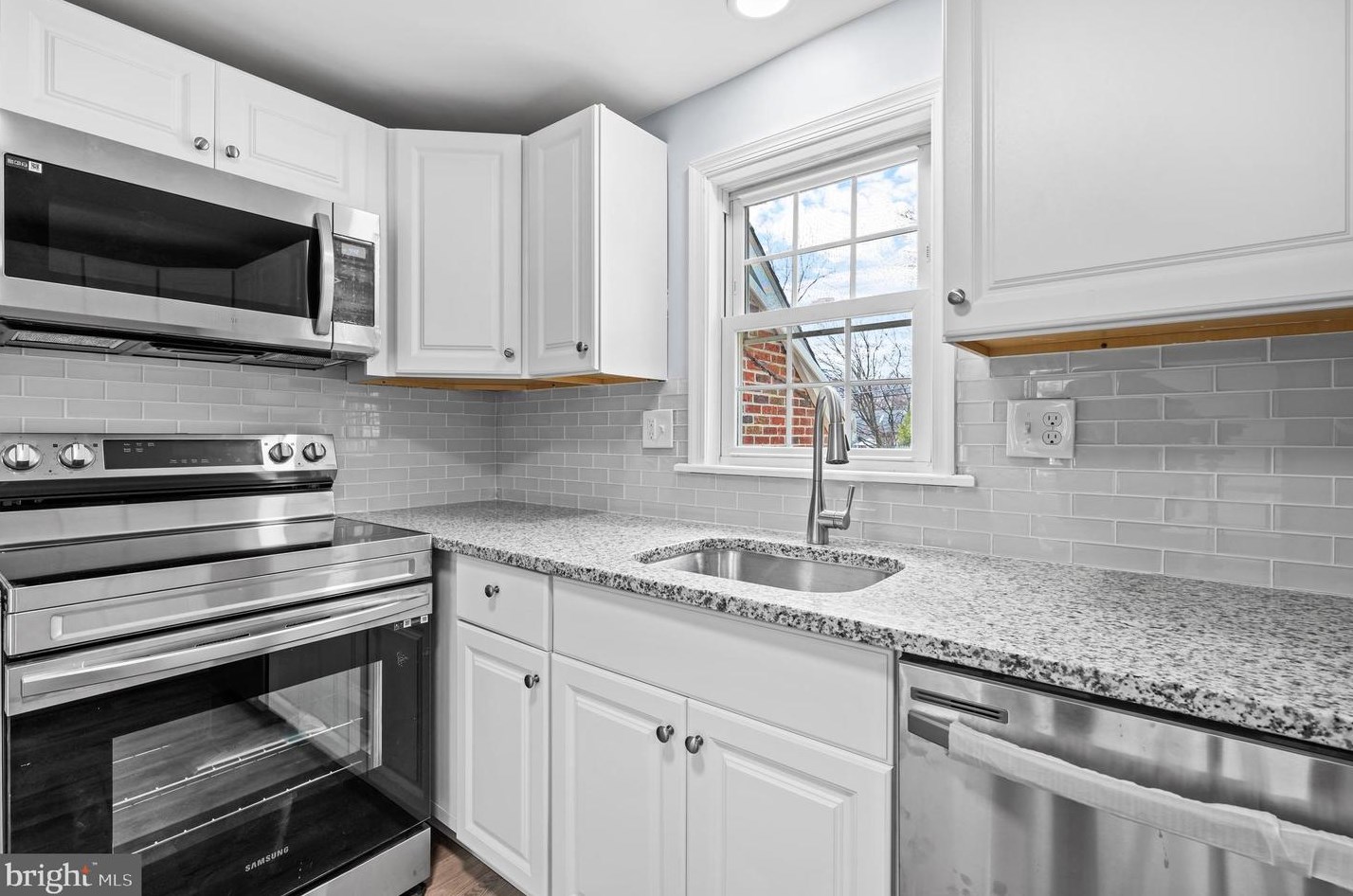 837 Acacia Ave, Reading PA  19605-1438 exterior