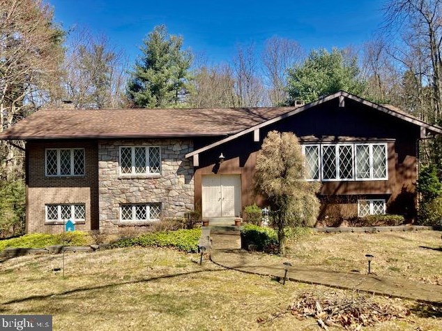 334 Candy Rd, Hummels Store, PA 19540-8321