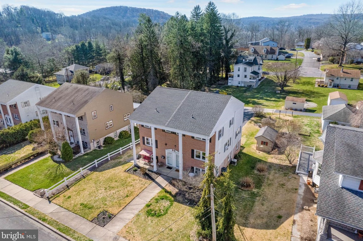 44 Walnut St, Reading, PA 19607-1828