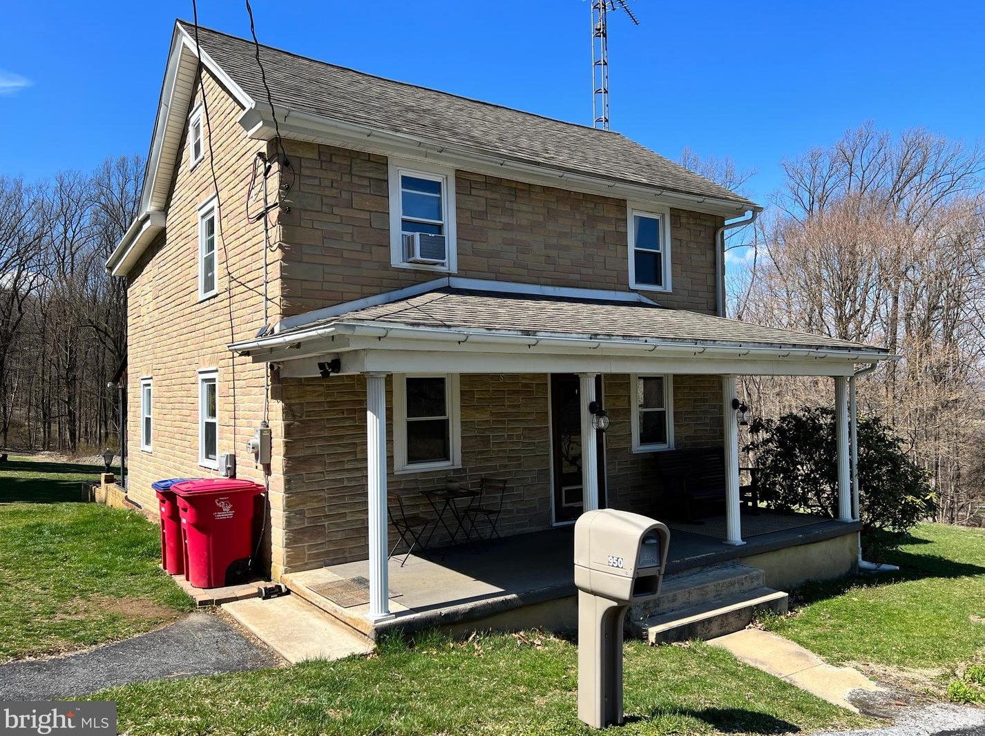 950 Hill Rd, Wernersville, PA 19565