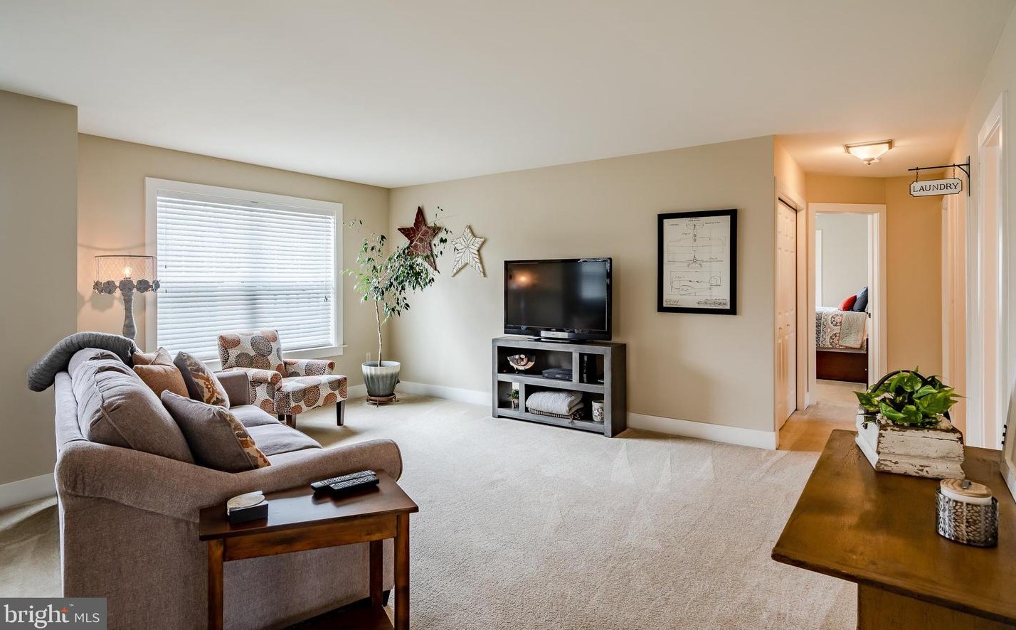 111 Pleasant View Dr, Douglassville PA  19518-9270 exterior