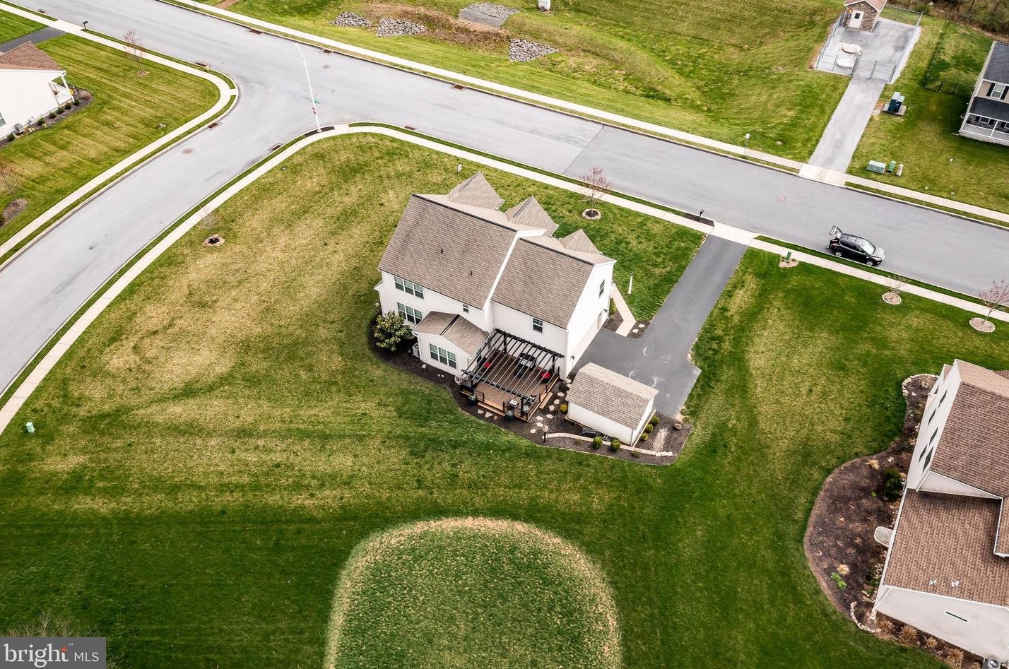 111 Pleasant View Dr, Douglassville PA  19518-9270 exterior