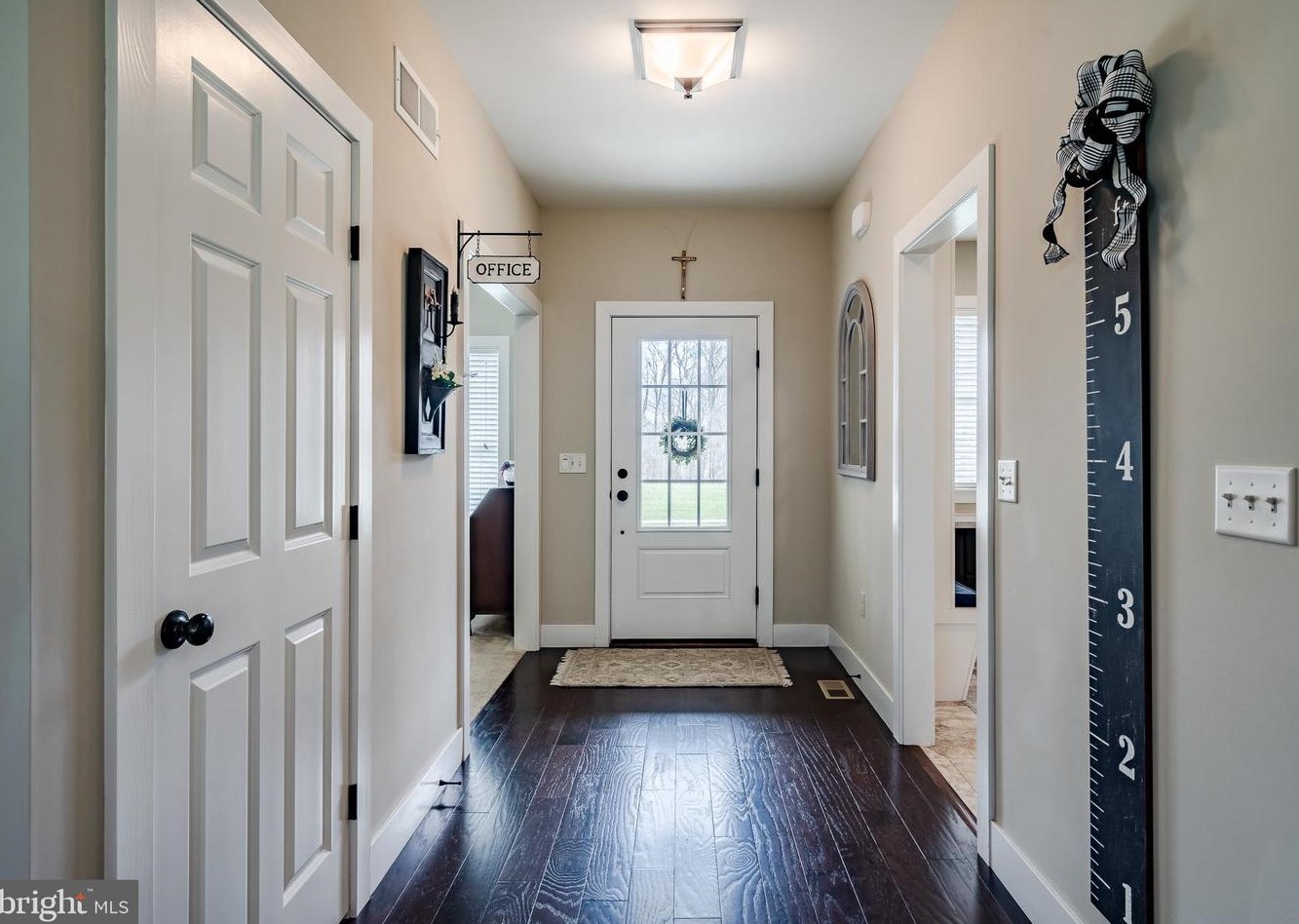 111 Pleasant View Dr, Douglassville PA  19518-9270 exterior