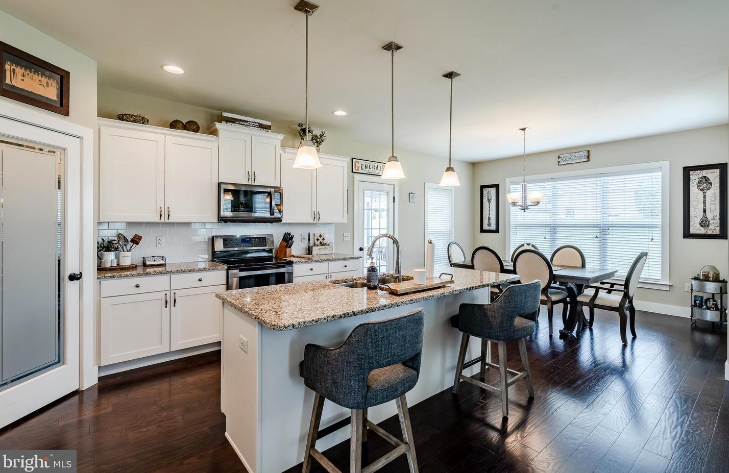 111 Pleasant View Dr, Douglassville PA  19518-9270 exterior