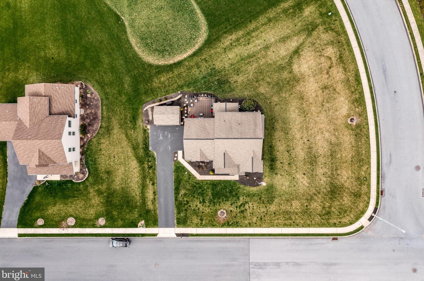 111 Pleasant View Dr, Douglassville PA  19518-9270 exterior
