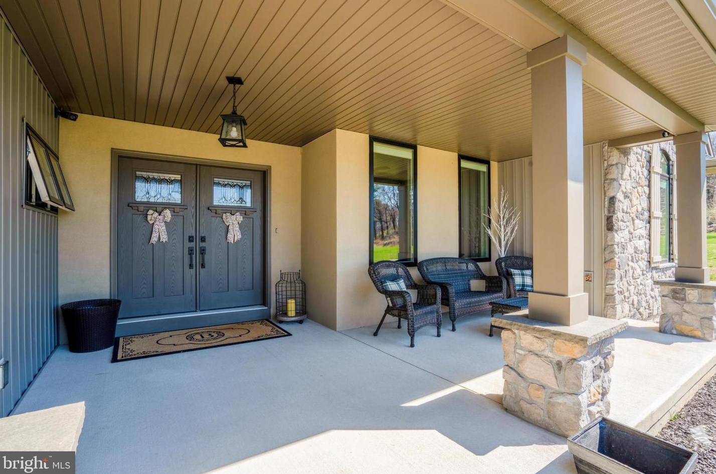 325 Skyline Dr, Reading PA  19606-8504 exterior