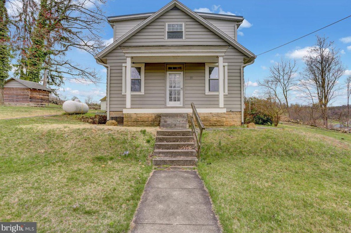 51 Old Friedensburg Rd, Reading, PA 19606-9428