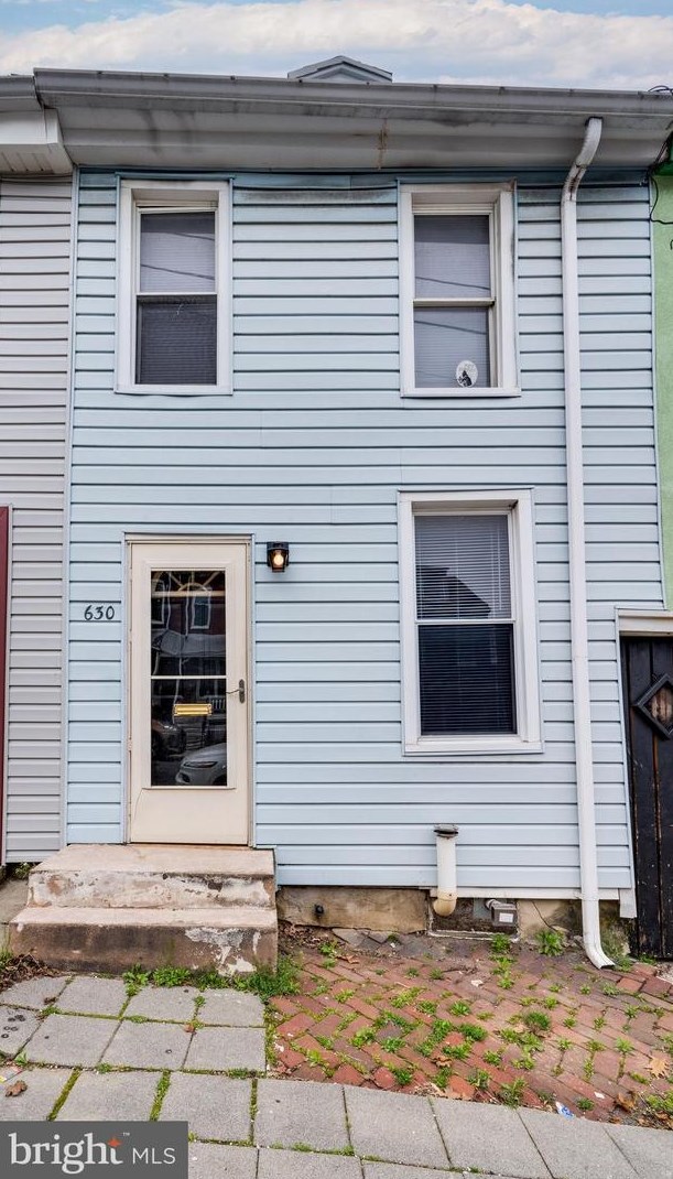 630 S 10th St, Reading, PA 19602