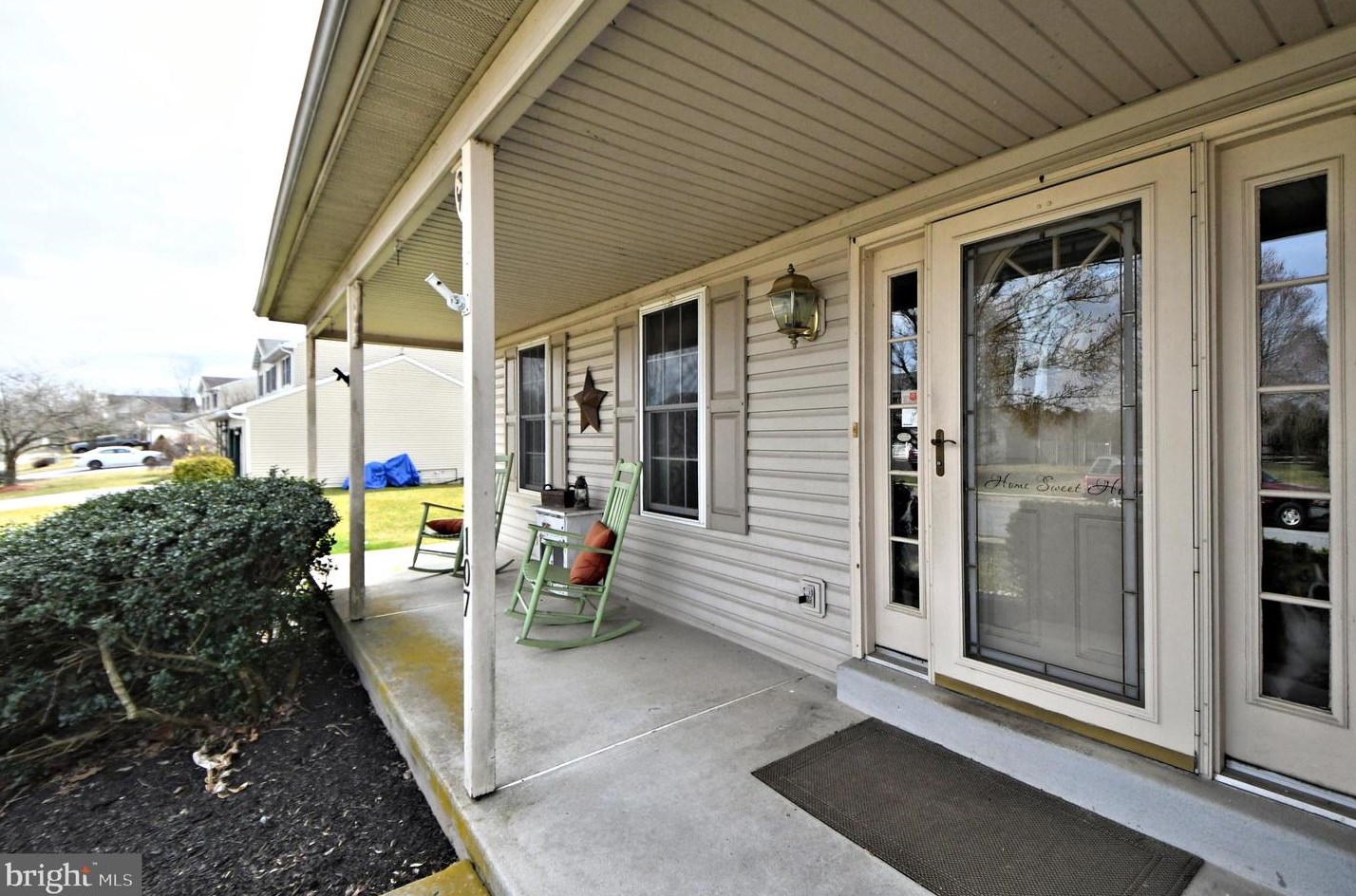 107 Meadowcrest Ln, Douglassville PA  19518-9614 exterior