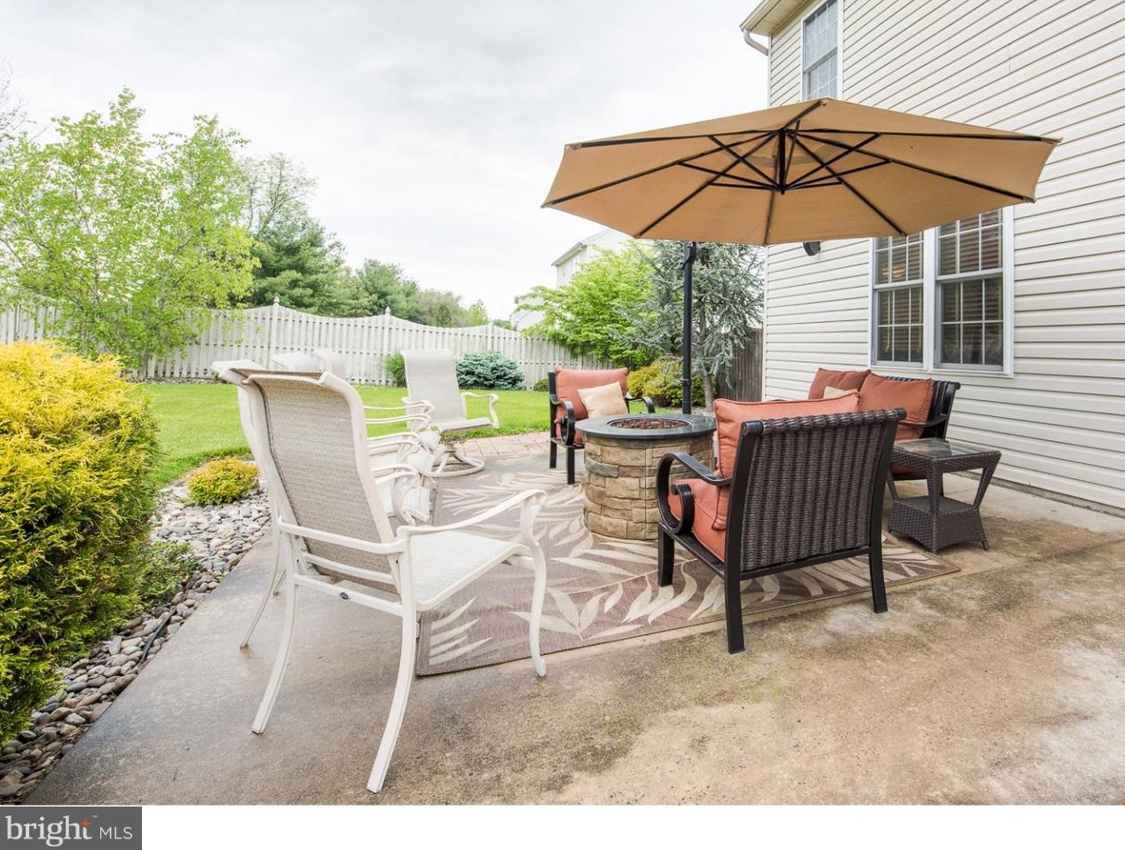 107 Meadowcrest Ln, Douglassville PA  19518-9614 exterior