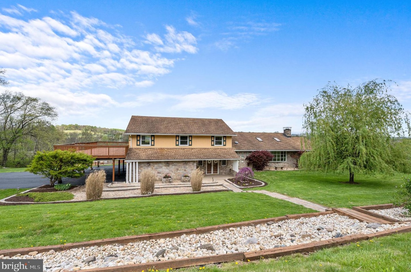 351 Walnut Rd, Reading, PA 19606-9711