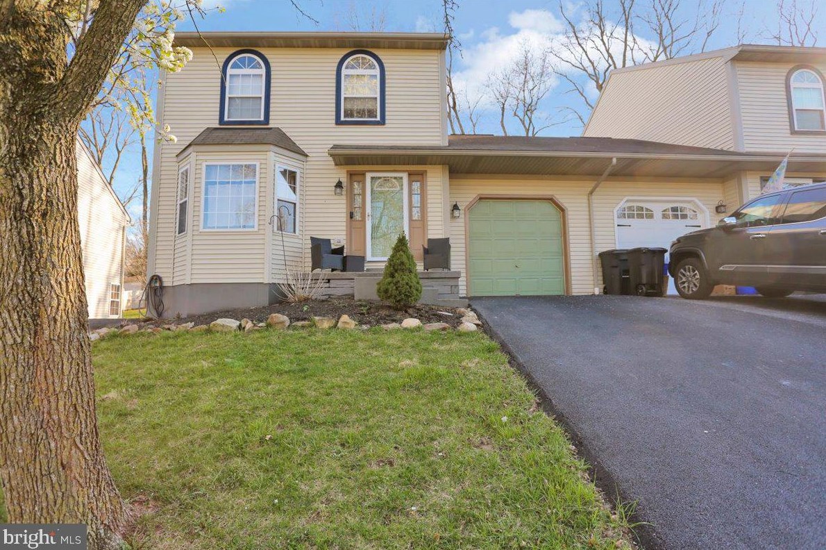 10 Sabrina St, Wernersville, PA 19565