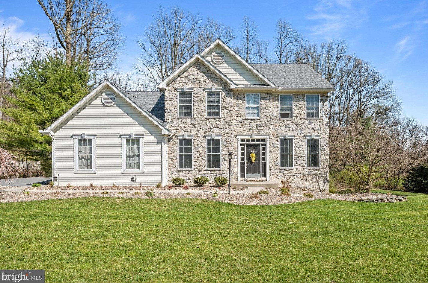 137 Fox Hill Dr, Wernersville, PA 19565-9336