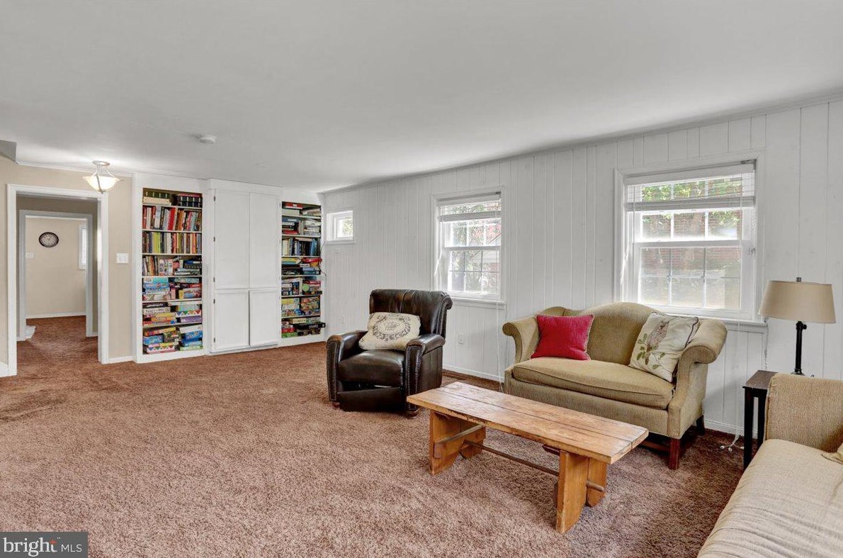 705 Wyomissing Blvd, Reading PA  19610-2269 exterior