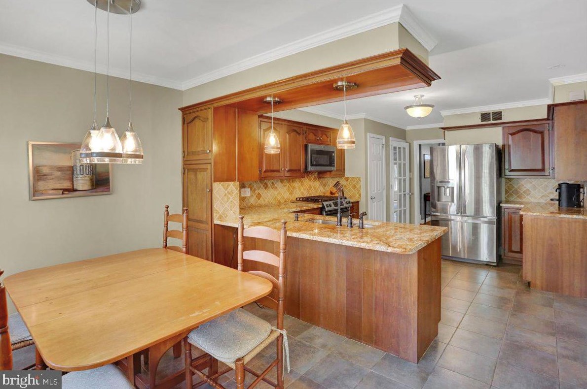 705 Wyomissing Blvd, Reading PA  19610-2269 exterior