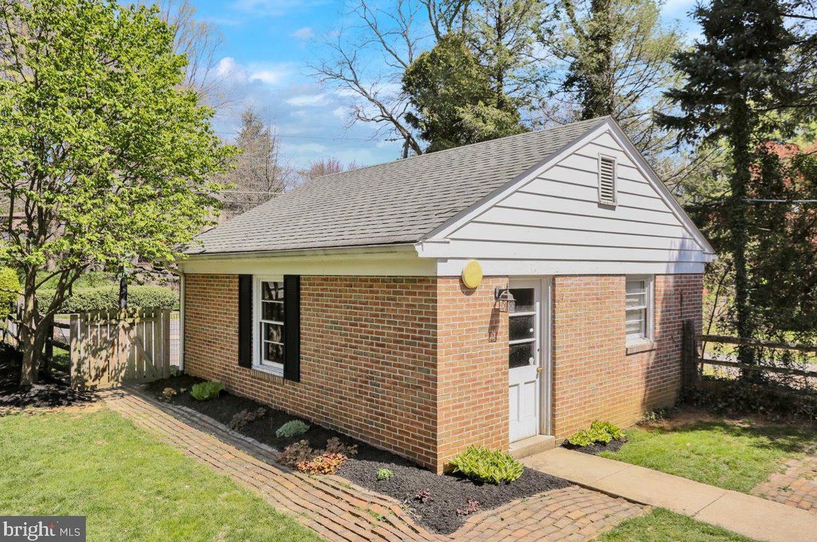 705 Wyomissing Blvd, Reading PA  19610-2269 exterior