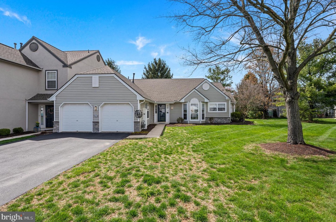 176 Hawthorne Ct, Reading, PA 19610-1045